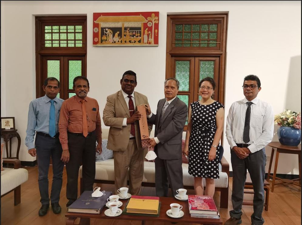 Chinese Cultural Counsellor visited the University of Colombo – 10th June